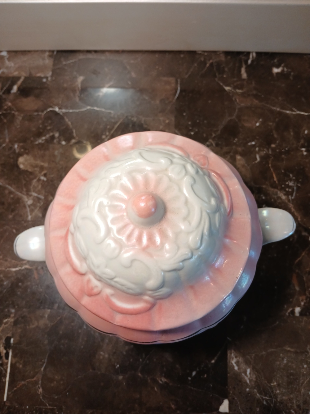 Vintage Chinese Pink & White Iridescent Porcelain Ginger Jar 5.5" Tall With Lid - Picture 5 of 16